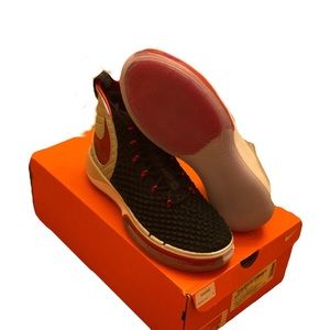 NIKE DS LIMITED EDITION USA BASKETBALL ALPHADUNK